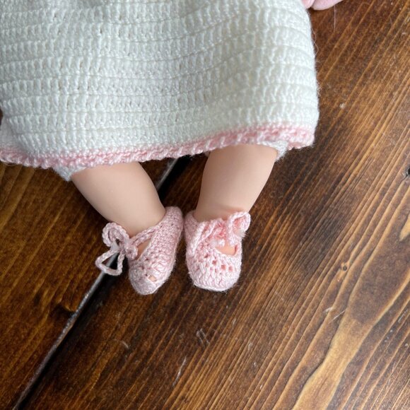 Pauline Bjonness Jacobsen Baby Doll Porcelain Brown Hair Blue Eyes Crochet - Picture 3 of 10